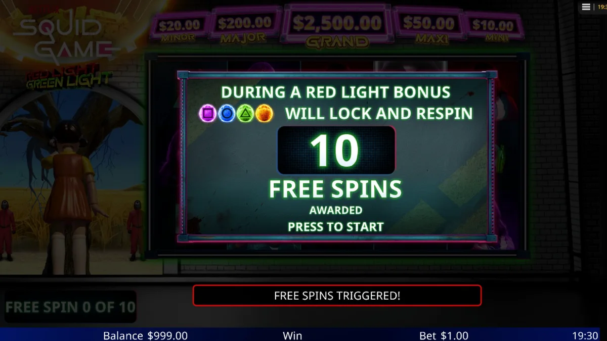 Tampilan visual slot Squid Game: Red Light, Green Light dengan latar belakang taman bermain yang ikonik.